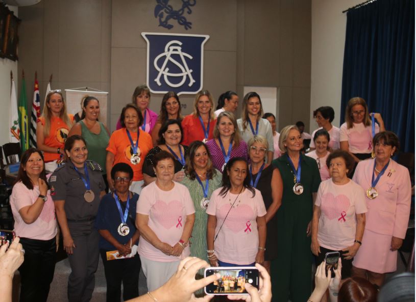 Medalha Gilze Francisco: Vinte e quatro mulheres são homenageadas no auditório da ACS