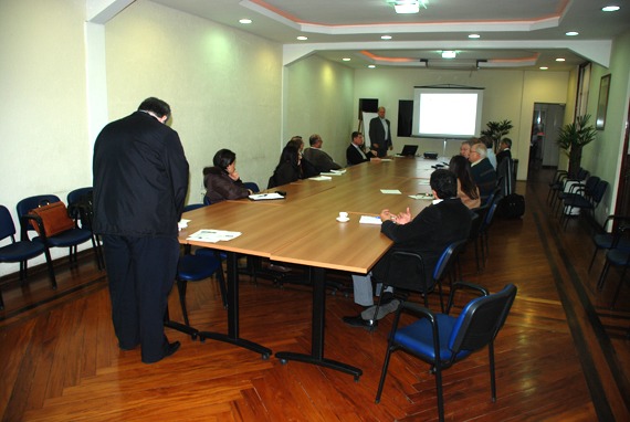 Fundação de Tecnologia e Conhecimento realiza reunião na Associação Comercial de Santos