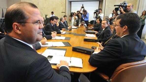 Mercado prevê aumento da Selic para 12,25% nesta quarta-feira