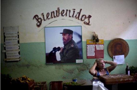 Fidel diz que desconfia dos Estados Unidos, mas apoia negociações