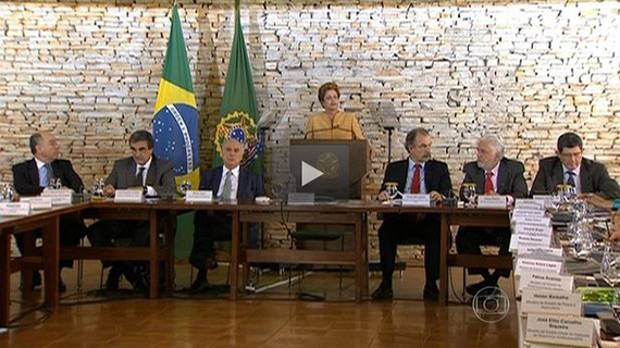 Dilma pede a ministros para reagir a 'boatos' e defender o governo