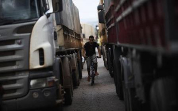 Bloqueios prejudicam transporte de cargas e agronegócio em vários Estados