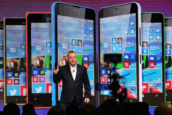 A receita da Microsoft para o negócio de smartphones: esperar um pouco